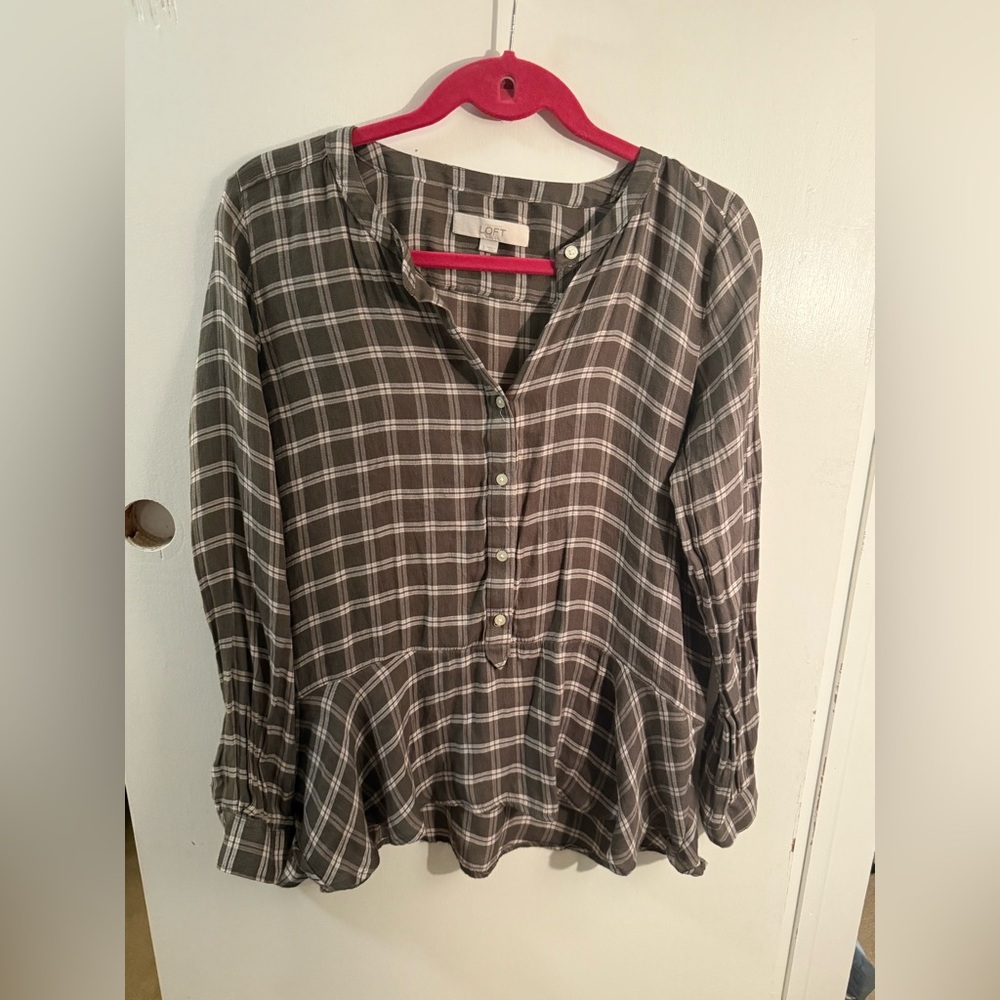 Loft size S green plaid partial button down long sleeve blouse with flutter hem